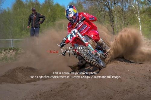 571562-105-dinsdag-27-april-2021-De-lansard-eindhoven-sportplaatje.nl_