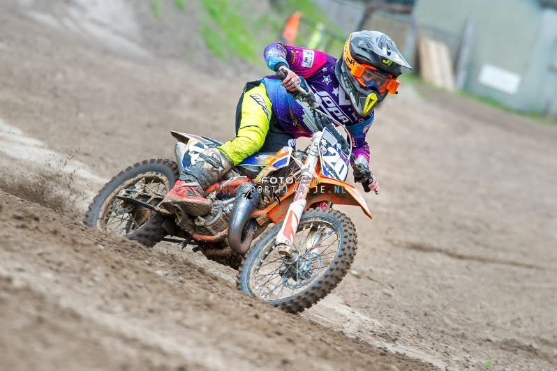 NIKON-D3S-258436-200-zondag-16-mei-2021-MCO-Oirschot-sportplaatje.nl-copy