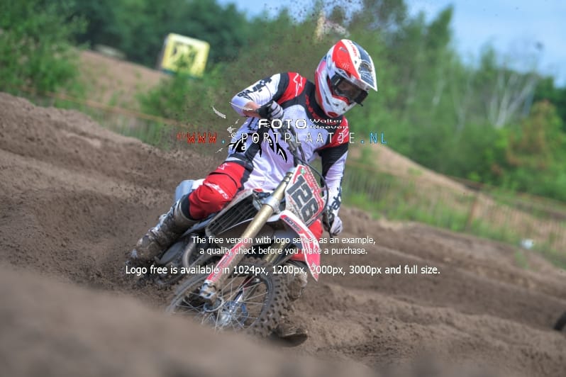 zo-15-06-2025-0228-Berghem-sportplaatje.nl_