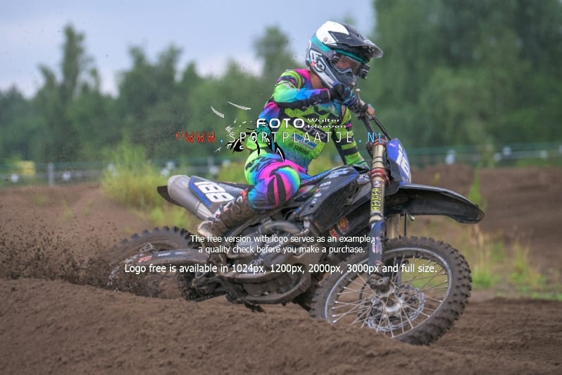 wo-23-07-2025-3182-Berghem-sportplaatje.nl_