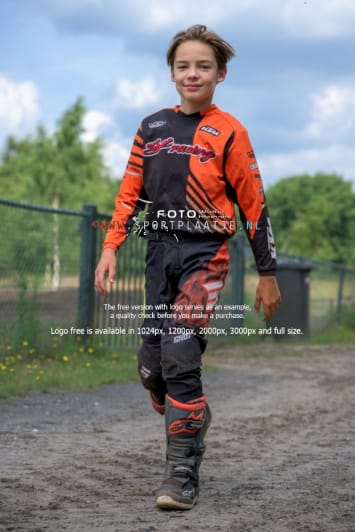 zo-03-08-2025-0097-Berghem-sportplaatje.nl_