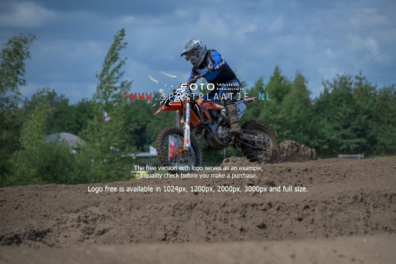 zo-03-08-2025-1494-Berghem-sportplaatje.nl_