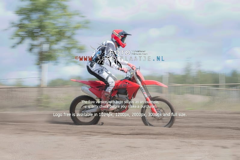 zo-24-08-2025-2651-Berghem-sportplaatje.nl_